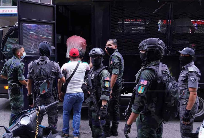 Operasi diadakan di Jalan Silang, pada Khamis. - Foto Sinar Harian