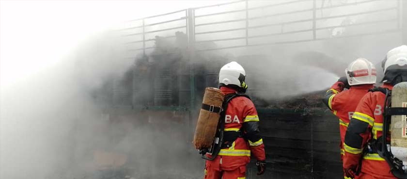kejadian tidak melibatkan sebarang kemalangan jiwa. - Foto JBPM