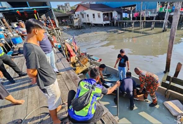 Dua bot berlanggar, seorang nelayan lemas di Pantai Remis | Awani