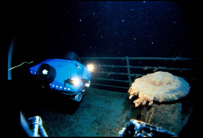 ROV (Remotely Operated Vehicle) Jason Jr. inspects Titanic's deck during a dive to a wreckage, July, 1986.-  WHOI Archives/Woods Hole Oceanographic Institution/via REUTERS 