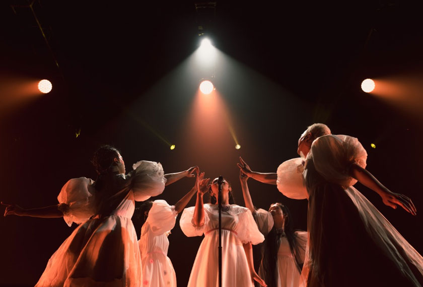 Konsert Selamat Ulang Tahun dan Kisah Lainnya oleh Nadin Amizah yang berlangsung di Jakarta