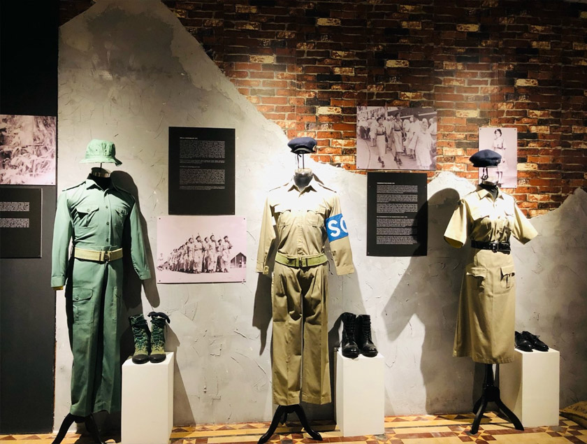 Antara uniform yang dipakai pasukan polis ketika zaman darurat. - Astro AWANI