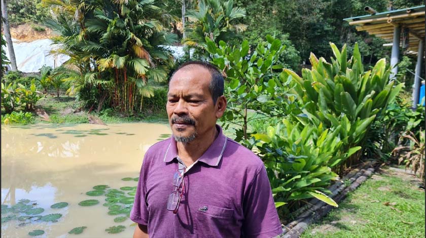 Pemilik Riverstone Eco Resort, Mohamed Ashari Sidek yang kecewa dengan kesan yang dialami. - Foto Astro AWANI