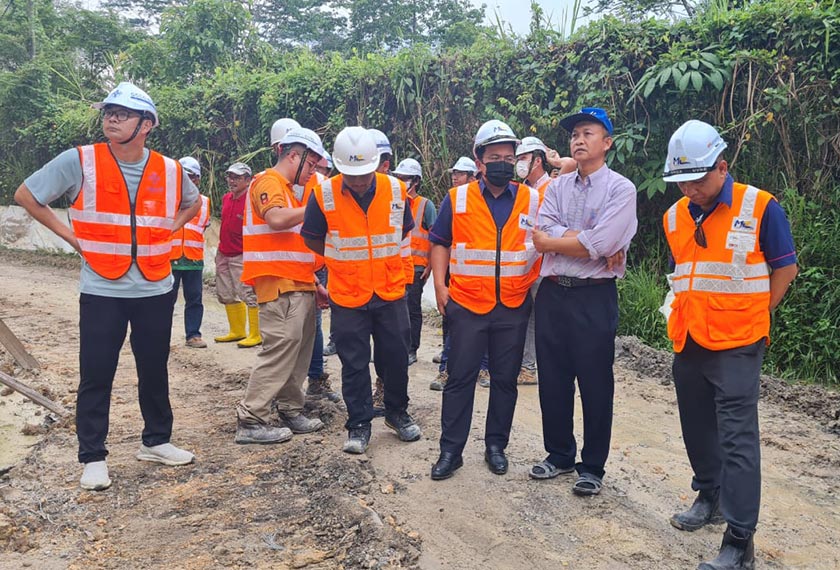 Pertemuan kedua-dua pihak untuk membincangkan isu yang berbangkit.