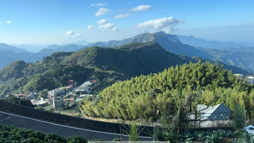 Panorama kawasan pergunungan yang menghijau. - Astro AWANI/Hamzah Hamid