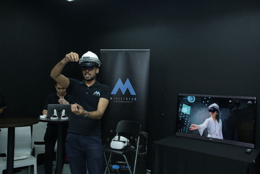 Kedua-dua program tersebut mampu memenuhi permintaan bakat digital dan mengisi jurang dalam kepakaran teknologi  masa hadapan. - David