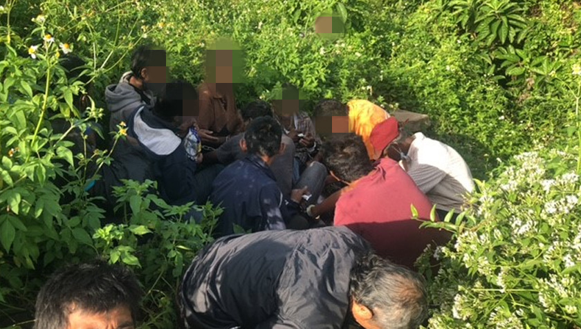 Dalam operasi berkenaan seramai 18 lelaki terdiri daripada pengedar serta penagih dadah berjaya ditahan. - Foto Astro AWANI