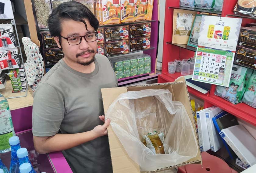 Bekalan minyak masak paket habis dalam tempoh sehari.
