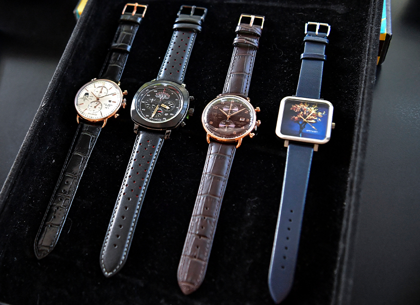 Jam tangan edisi terhad Artwist memaparkan karya seni unik artis dari serata dunia dan tenaga penggerak utama kepada penghasilan produk unggul ini tidak lain dan tidak bukan ialah Bostami Ahmad yang juga pengasas Artwist.Co. - Foto BERNAMA