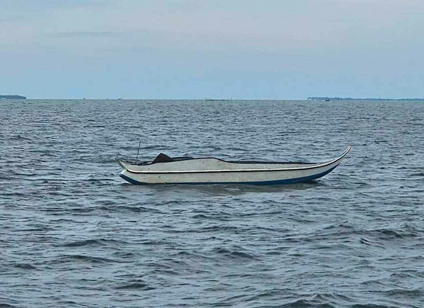  Bot yang dinaiki empat mangsa ditemui dan telah dibawa ke Pangkalan PPM Semporna. - Sinar Harian