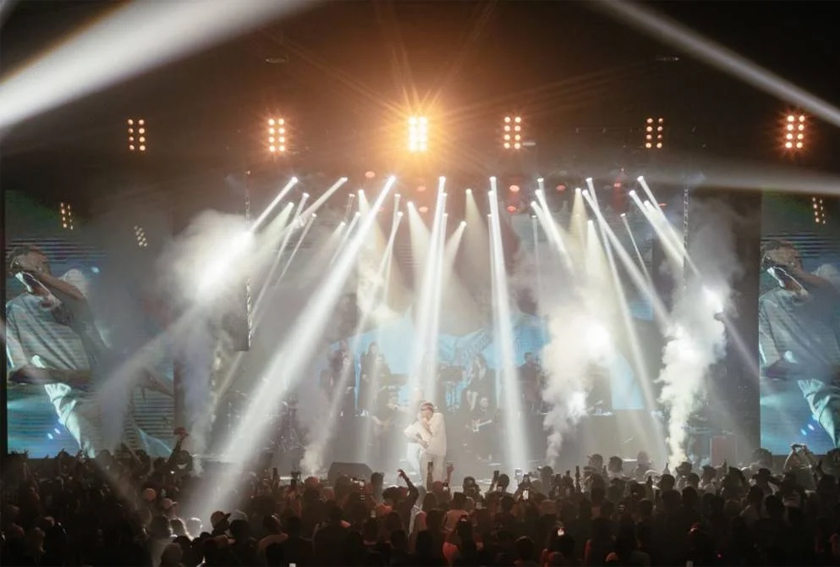  Kira-kira 1,500 peminat hadir menyaksikan persembahan Joe Flizzow bersama rakan-rakannya. - Foto Sinar Harian