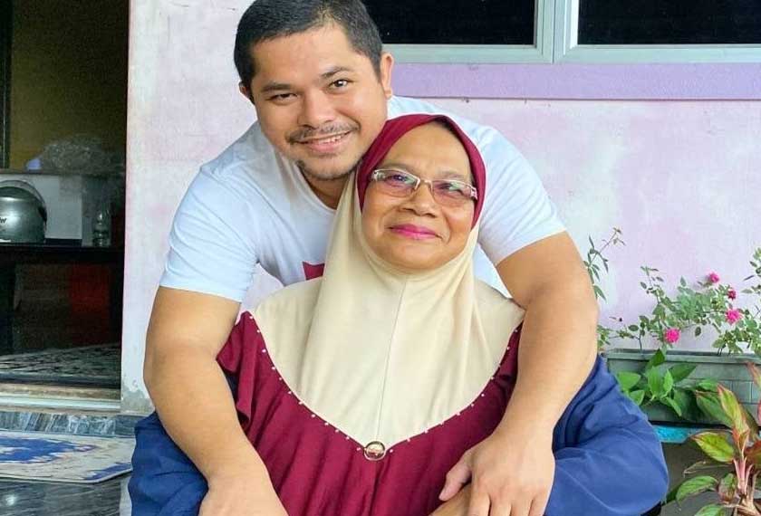 Perbezaan umur yang agak ketara iaitu 34 tahun menyebabkan pasangan suami isteri dari Kampung Panggong Tiga Daerah, Bukit Abal, Pasir Puteh sering disalah erti apabila hubungan mereka dianggap seperti nenek dan cucu. - Foto Sinar Harian