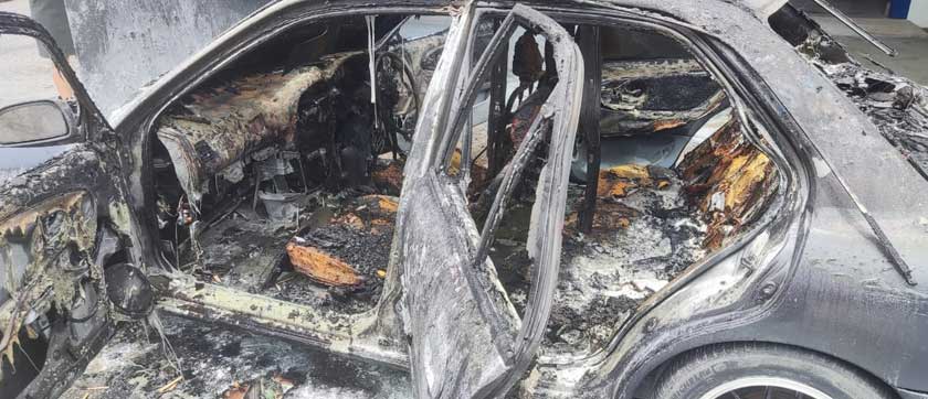 Keadaan bahagian dalam kereta yang terbakar. - Foto JBPM