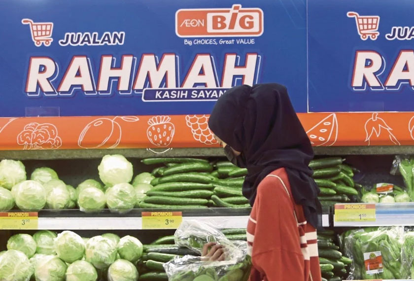 Pelbagai pihak tampil menyambut inisiatif Payung Rahmah yang dilaksanakan sejak Januari lalu. Gambar: BERNAMA