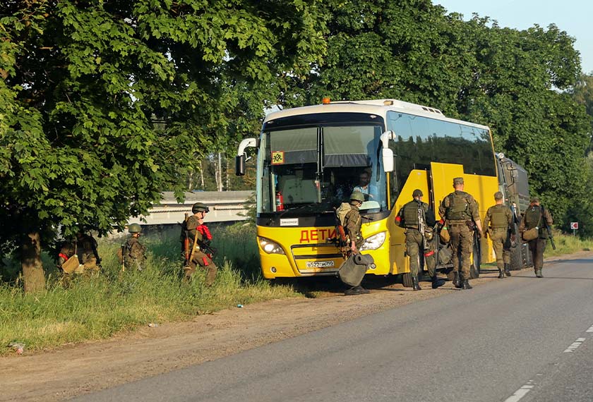Anggota perkhidmatan Rusia mengambil posisi masing-masing sebaik diisytiharkan operasi menentang pengganas susulan pemberontakan oleh kumpulan tentera upahan Wagner, di wilayah Moscow, Rusia, 24 Jun 2023. - REUTERS