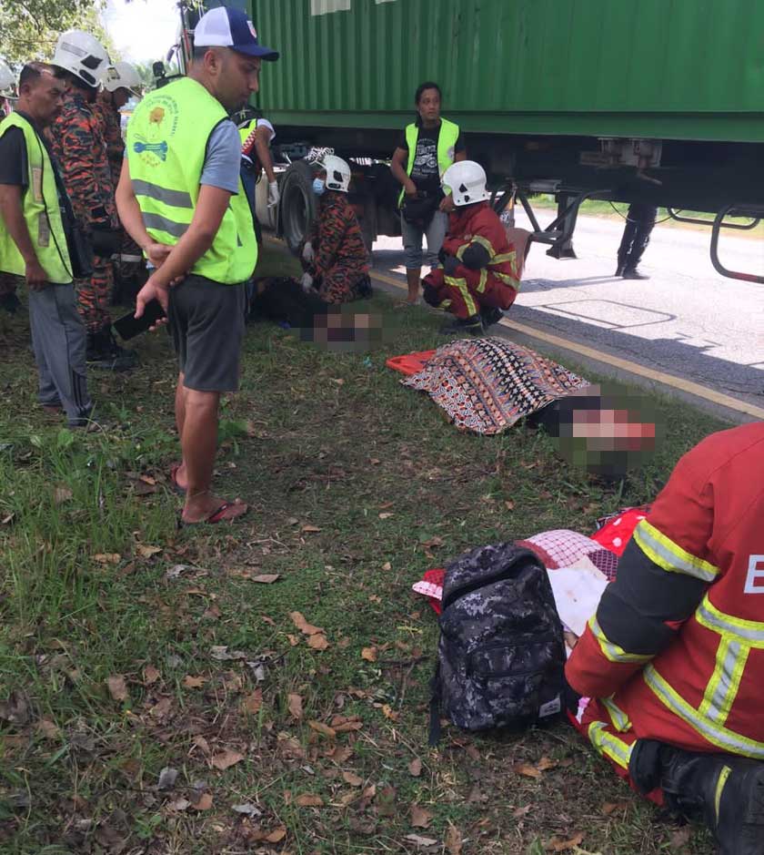 Terdapat enam mangsa dalam kereta terbabit yang mana empat daripadanya dipercayai meninggal dunia di tempat kejadian. - Foto JBPM