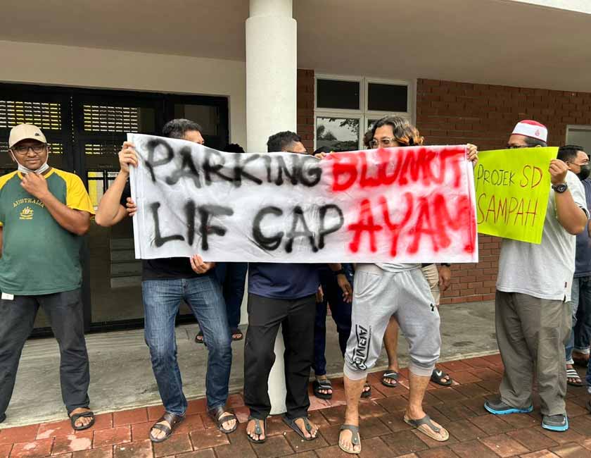 Penduduk mula berang kerana keluhan yang disuarakan tidak mendapat perhatian pemaju.