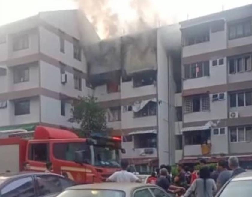 Flat di Taman Kinrara 1 yang terbakar dalam kejadian petang semalam. - Foto PDRM