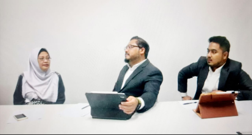 Zainab Mohd Salleh akhirnya tampil kepada media melalui peguamnya.