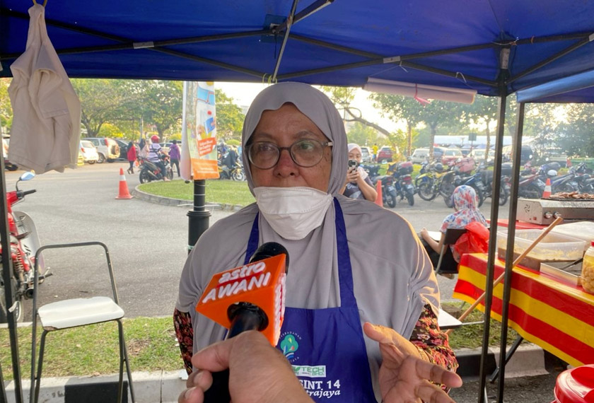 Peniaga set nasi campur, Nor Fathiyah Surindar Abdullah, 61, terpaksa menanggung kerugian akibat jualan menu Rahmah tidak terjual. Gambar: Astro AWANI 