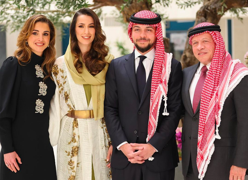 Dari kiri Permaisuri Rania, Rajwa Khaled, Hussein dan Raja Abdullah II. - Gambar Instagram QUEEN RANIA