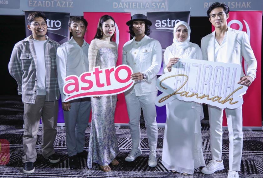 Barisan pelakon hadir pada majlis sidang media drama bersiri Hijrah Jannah di Dadi Cinema, Pavilion Kuala Lumpur semalam. - Gempak