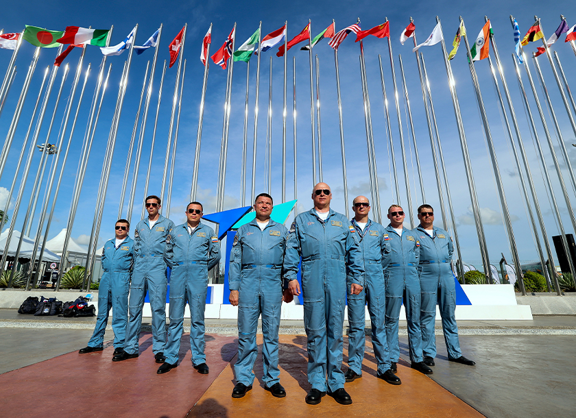 Antara barisan juruterbang pasukan Russian Knights yang beraksi sempena LIMA'23 di Langkawi, 25 Mei 2023. --fotoBERNAMA 