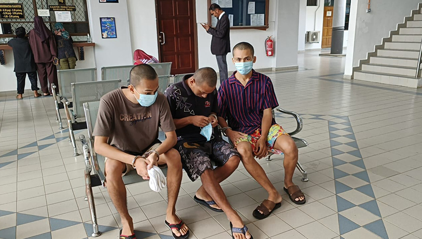 Tiga warga Myammar iaitu Than Win Htun, Mg Win Thein dan Win Ko Naing turut dituduh di mahkamah dan minta dibicarakan.