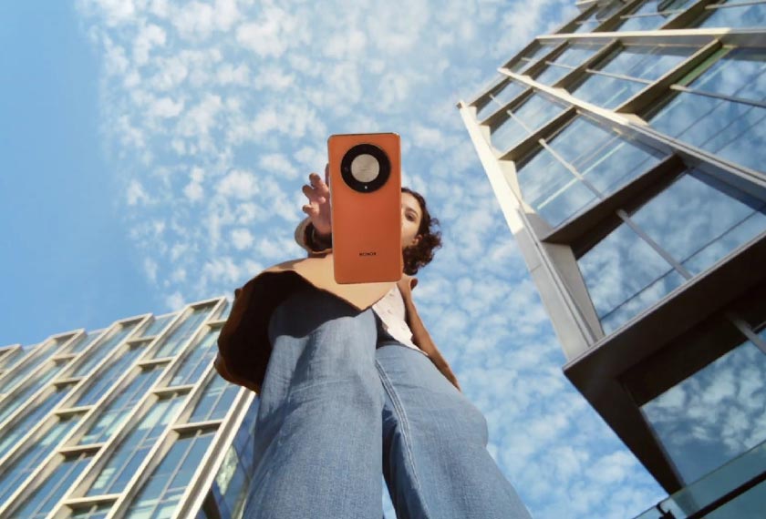 Model terbaharu ini turut menerima pensijilan lima bintang rintangan jatuh setiap sudut yang dianugerahkan oleh SGS Switzerland.