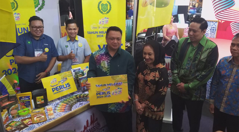 Raja Muda Perlis mencemar duli merasmikan Festival Malaysia 2023. - Foto Astro AWANI