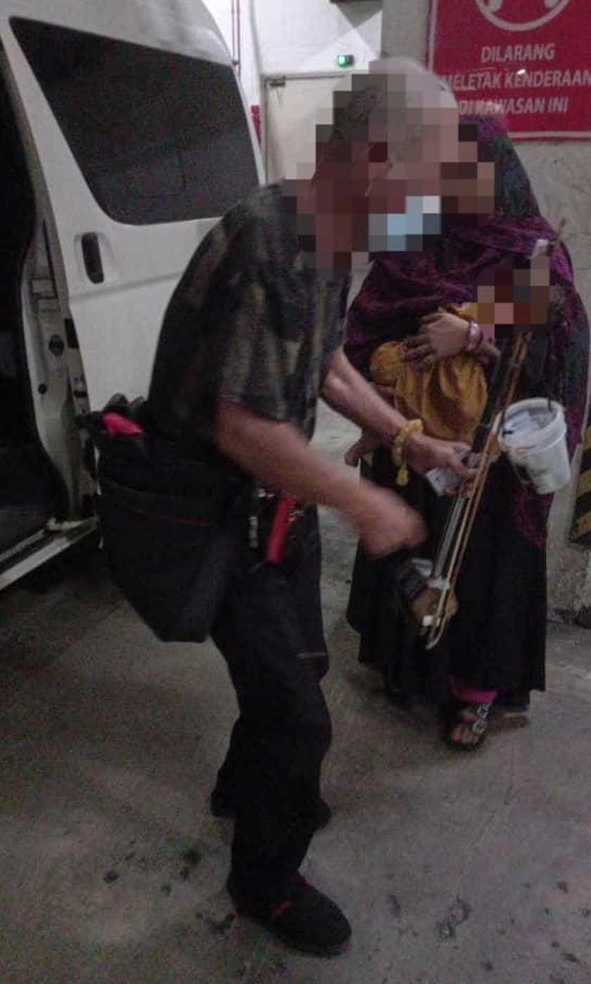 Antara mereka yang ditahan Jabatan Imigresen Malaysia dalam operasi menggempur pengemis asing di sekitar Bukit Bintang, Kuala Lumpur pada Ahad. - Foto Jabatan Imigresen Malaysia 