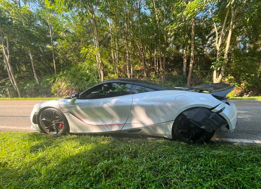 Antara kereta Maclaren M4 yang terlibat kemalangan. - Foto Sinar Harian