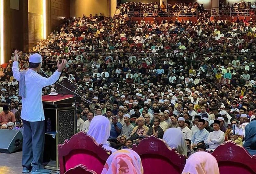 Ceramah Perdana Ustaz Abdul Somad di Dewan Canselor, UMS, Kota Kinabalu pada Sabtu dengan tajuk ‘Peringatan Akhir Zaman: Persiapkanlah Dirimu’. - Gambar Instagram @ustadzabdulsomad official