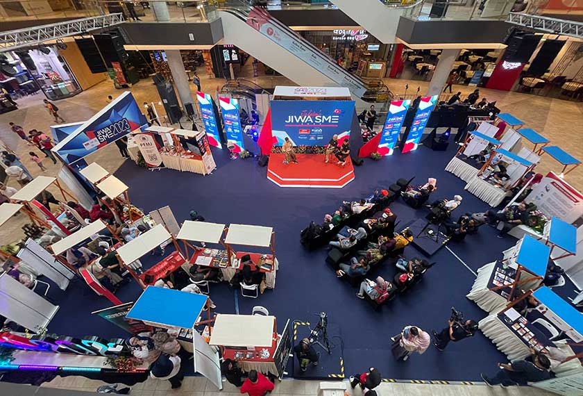  Jelajah Jiwa SME Astro AWANI ini mendapat kerjasama dari Unifi Business selaku penaja utama, Kementerian Pembangunan Usahawan dan Koperasi sebagai rakan strategik dan Astro Radio, rakan penyiar.  Gambar: Astro AWANI