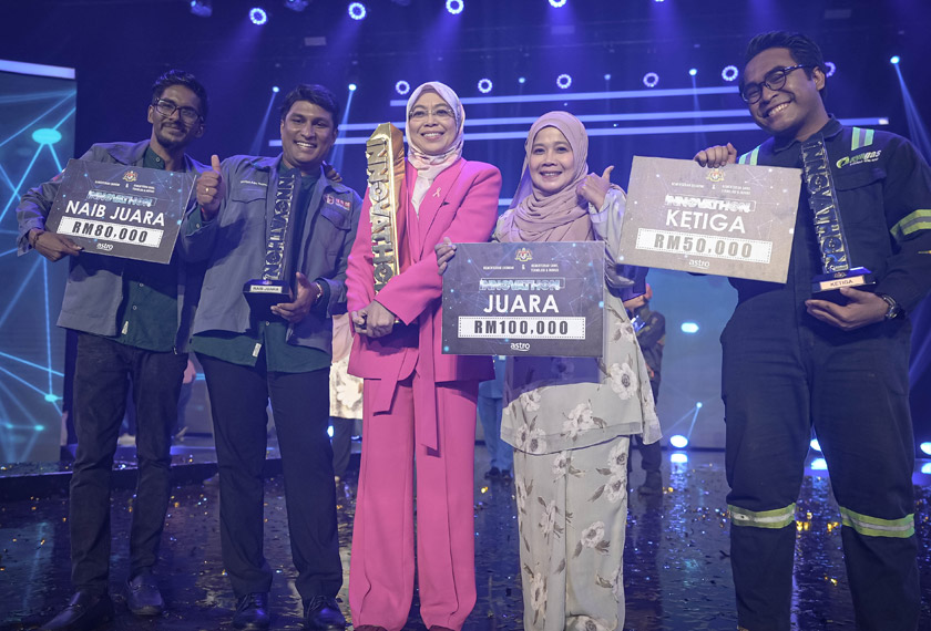 Barisan pemenang tempat pertama, kedua dan ketiga rancangan realiti INNOVATHON musim pertama.