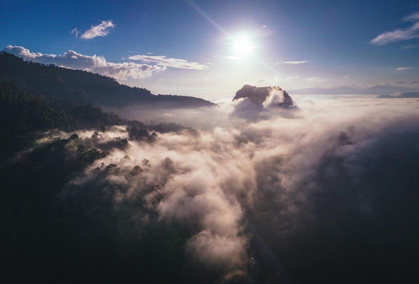 Bukit KLX yang menjadi tanda jajaran kereta api lama Bukit Berapit terlihat sepelaungan sahaja.