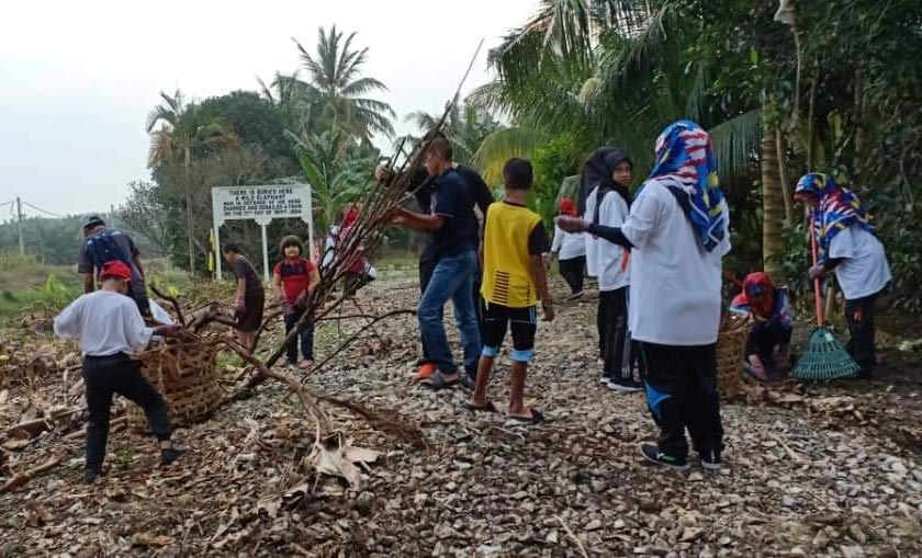 Usaha yang digerakkan NGO untuk bersihkan kawasan di Memorial Pelanggaran Gajah sebelum ini, namun kini kembali semak.