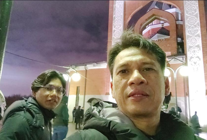 Penulis (kiri) bersama Uncle Mahadzel.