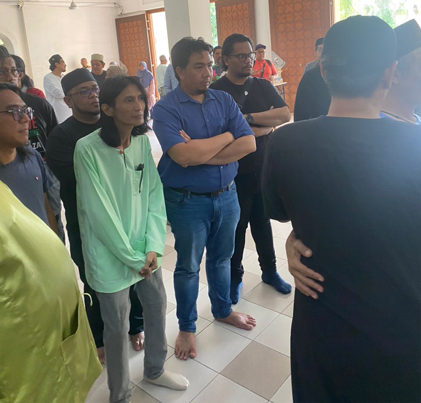 Penyanyi Zamani tidak ketinggalan hadir memberi penghormatan kepada Allahyarham Jay Jay.