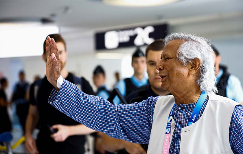 Berusia 84 tahun, Muhammad Yunus telah menggerakkan perusahaan kewangan sosial dan memenangi Hadiah Nobel Keamanan 2006 untuk kerja-kerja kewangan mikro yang dirintis beliau bagi mengurangkan kemiskinan di Bangladesh. - Foto REUTERS