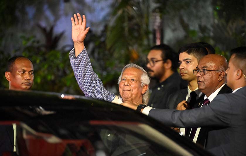 Muhammad Yunus melalui kajiannya mengenal pasti bahawa golongan miskin sukar untuk meningkatkan taraf hidup dan keluar dari kelompok kemiskinan disebabkan tidak mempunyai modal yang mencukupi. - Foto REUTERS