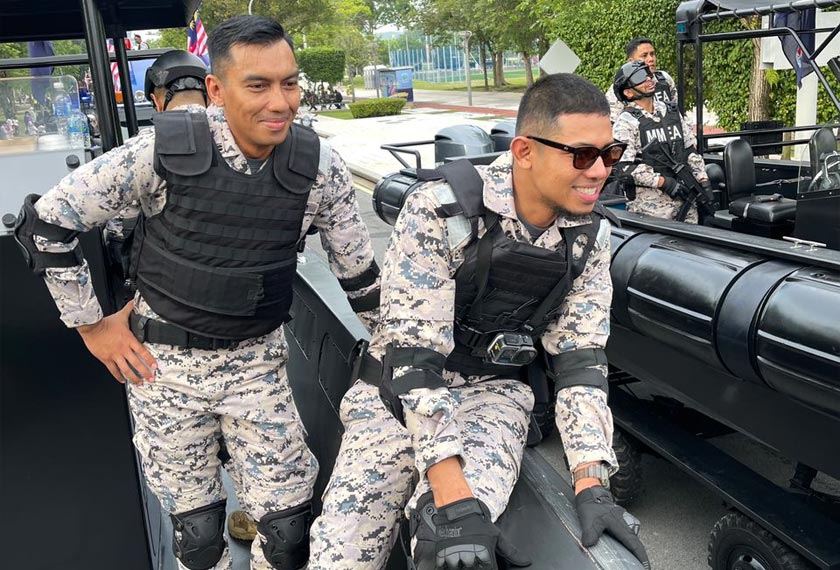 Penyampai 3 Pagi ERA, Nabil Ahmad akui teruja dan tidak menyangka berpeluang menyertai perbarisan hari kebangsaan bersama Agensi Penguatkuasaan Maritim Malaysia (APMM).