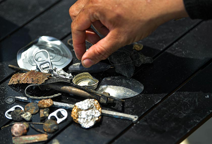 Penemuan seperti duit syiling dan barang-barang lama yang berharga akan disimpan dan dibawa pulang. - Foto BERNAMA