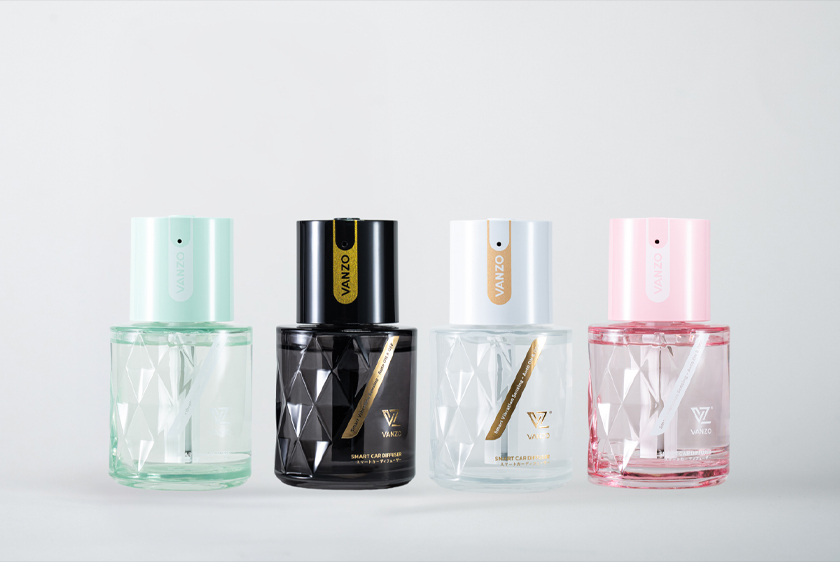 Empat jenis wangian eksklusif - Secret Musk, Classic Blossom, English Pear & Freesia, dan Cloud Mist Tea Essence.