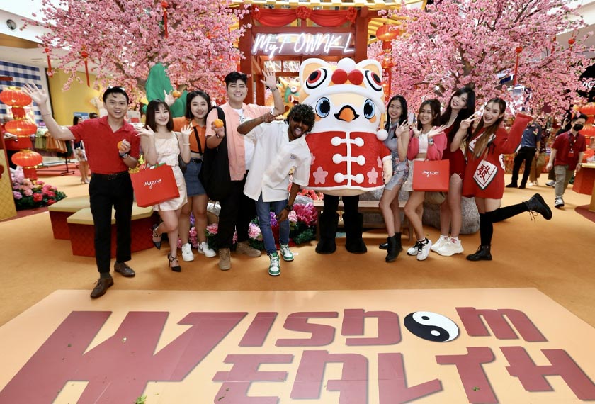 Kemeriahan sempena pelancaran tema 'Wisdom and Wealth' dan MV 'You Dunno Meh'. -Gambar MyTOWN