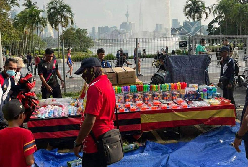 Antara perniagaan yang dikesan beroperasi tanpa lesen. - Foto Sinar Harian