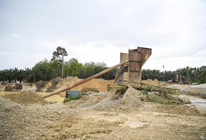 Tapak projek pasir di Kampung Jerai dekat Sungai Petani. --fotoBERNAMA