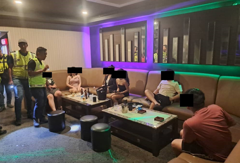 Sasaran serbuan adalah keatas premis-premis yang disyaki menjalankan aktiviti hiburan tanpa lesen, memberi khidmat pelayan perempuan GRO warga asing dan penyalahgunaan dadah. - Foto PDRM Johor
