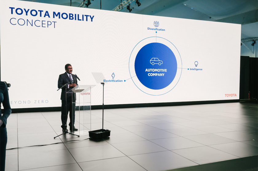 Pengerusi UMW Toyota Motor, Datuk Ravindran K. menyampaikan ucaptama pada majlis pelancaran inisiatif