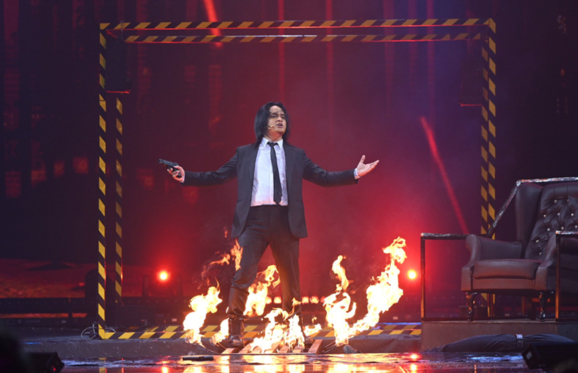 Meraih sorakan hangat daripada peminat dan standing ovation oleh kesemua barisan juri. - Gempak